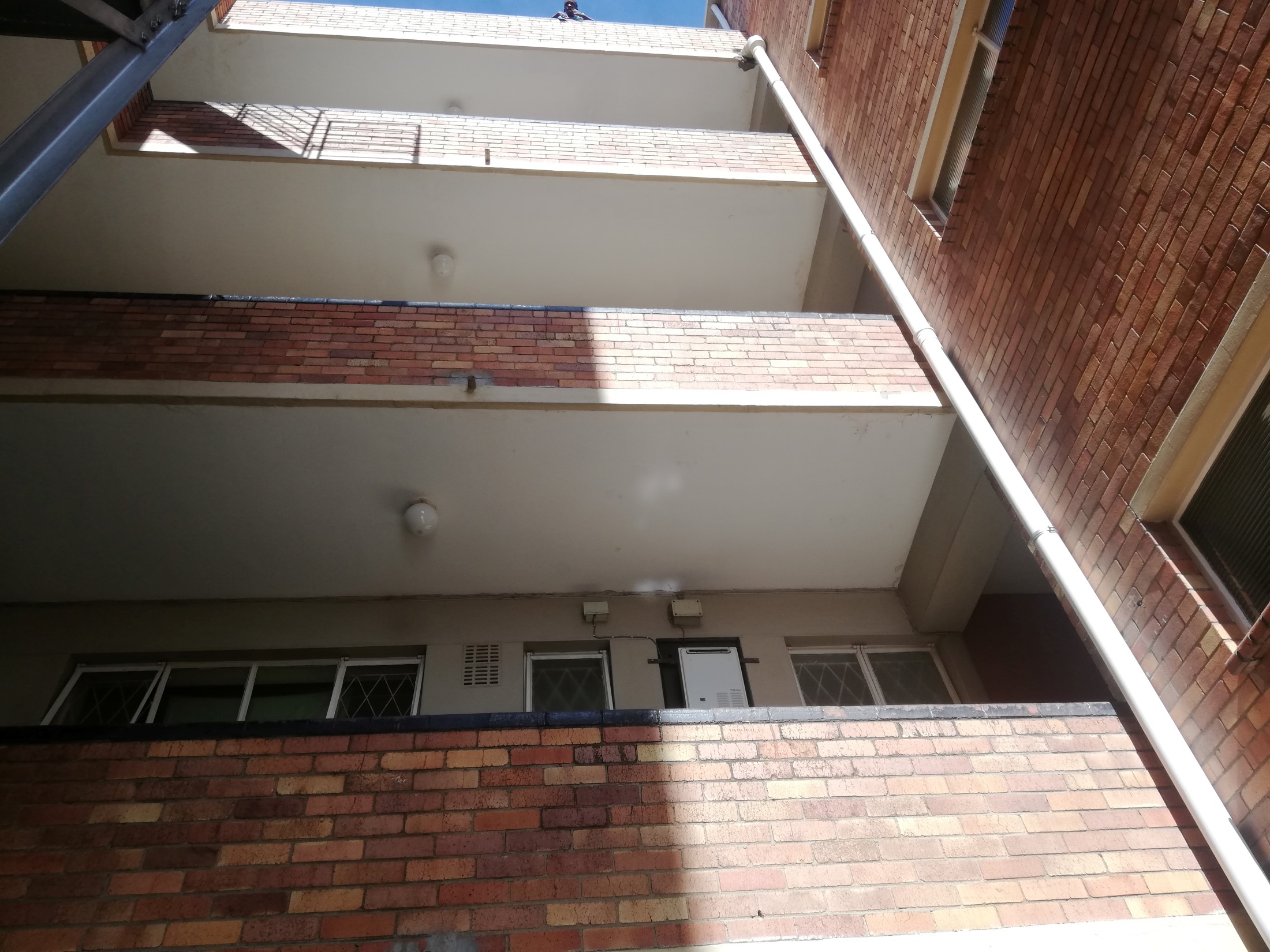 Spacious room available at Winterhoek Yeoville